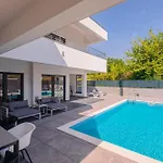 Graefin Villa *