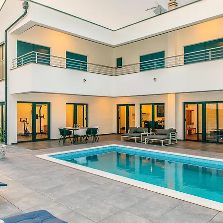 Graefin * Малинска