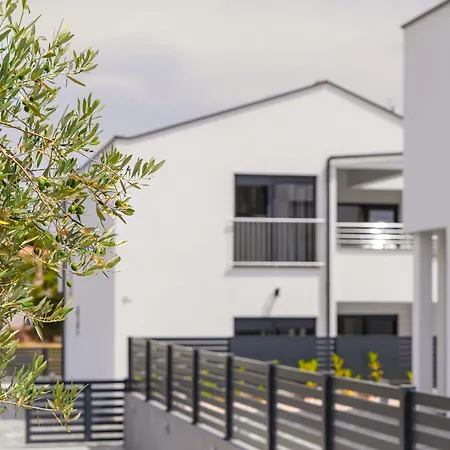 Graefin * Малинска